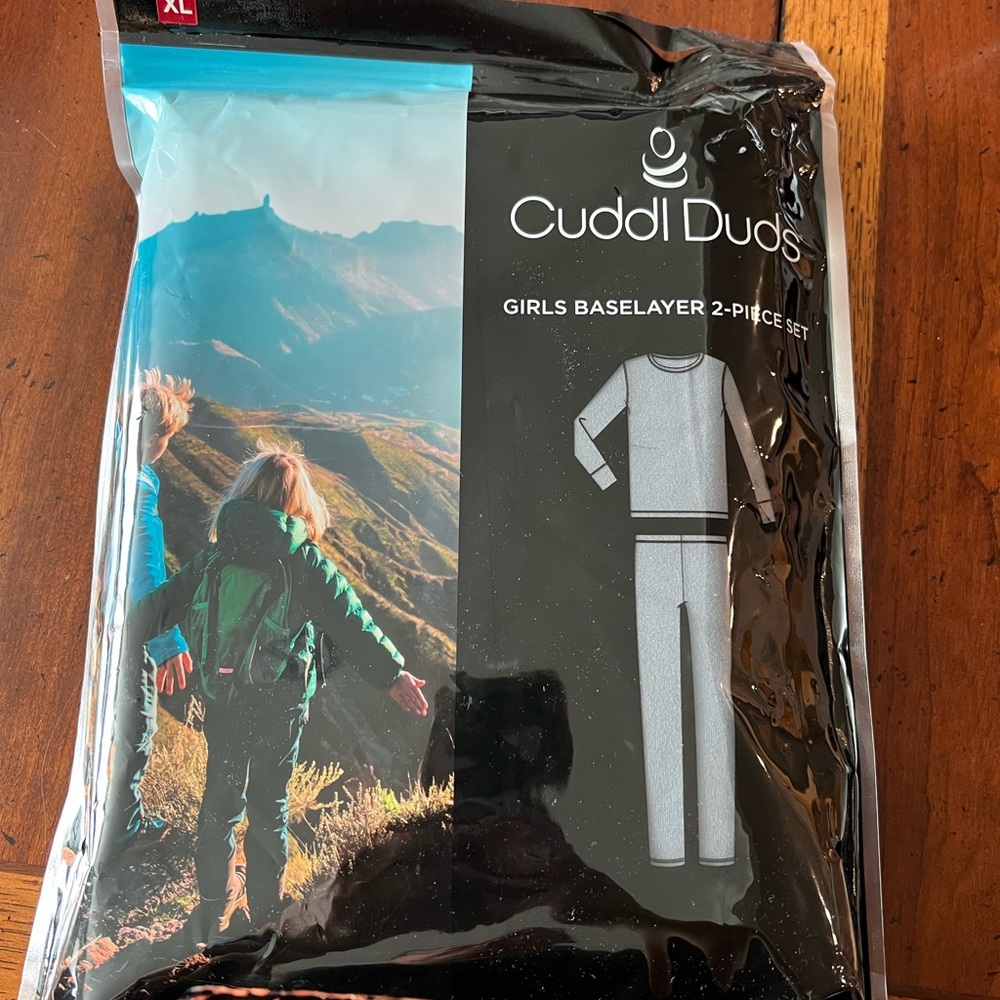 Cuddl Duds Girl Base layer—2pc.